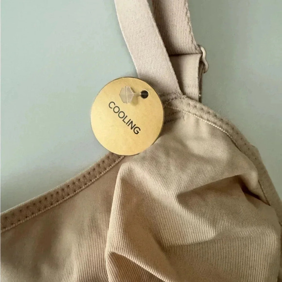 Wacoal Comfortable Cool Underwire Bra size 36 DD Color Sand - Picture 4 of 12